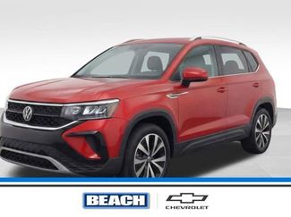Used 2022 Volkswagen Taos SE video 1