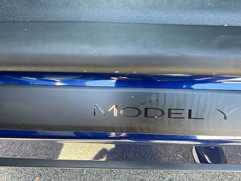 Used 2023 Tesla Model Y Long Range AWD/4WD image 21