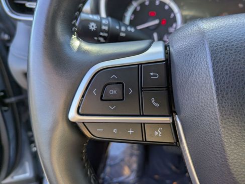 Used 2022 Toyota Highlander Platinum AWD/4WD image 18
