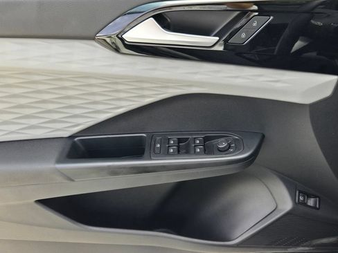 Certified 2023 Volkswagen Taos S FWD image 26