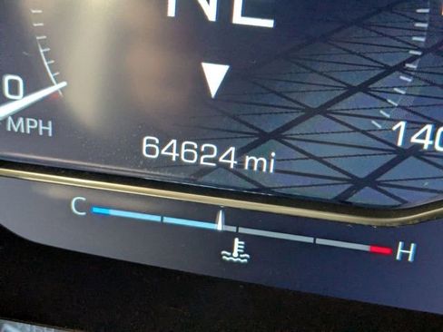 Used 2022 GMC Yukon SLT w/ SLT Luxury Package image 19