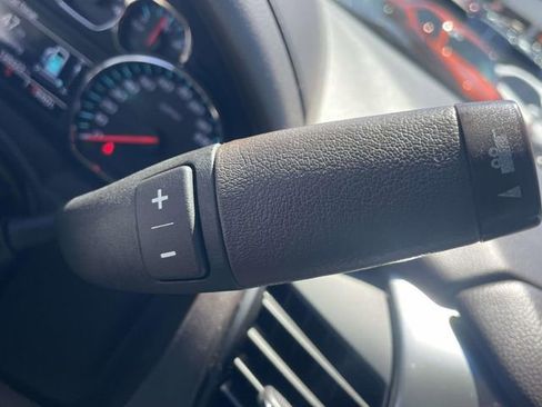 Used 2017 Chevrolet Suburban LT RWD image 23