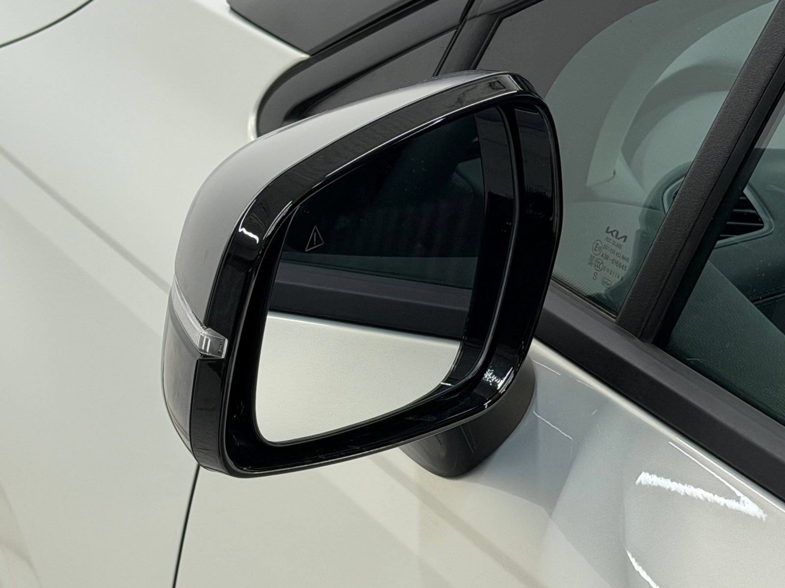 Used 2025 Kia Carnival SX Prestige FWD image 37