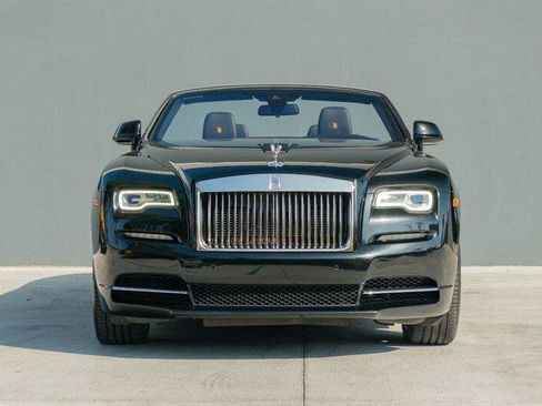 Used 2018 Rolls-Royce Dawn image 2