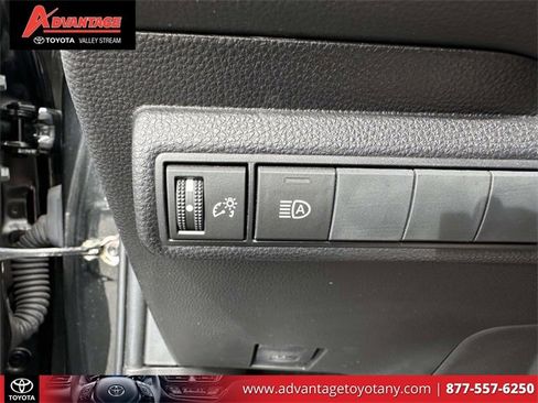 Used 2022 Toyota Corolla SE image 24
