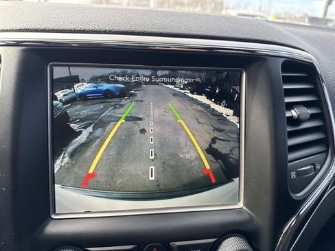 Used 2017 Jeep Grand Cherokee Trailhawk w/ Trailhawk Luxury Group image 12