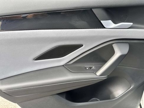 New 2026 Volkswagen Tiguan SE R-Line FWD image 8