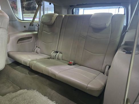 Used 2015 Cadillac Escalade ESV Luxury image 8