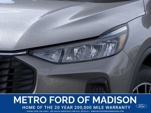 New 2025 Ford Escape SE FWD image 20
