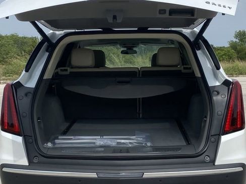 New 2025 Cadillac XT5 Premium Luxury image 9