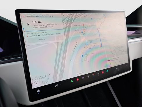 Used 2022 Tesla Model X Plaid image 13