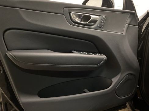 Used 2025 Volvo XC60 B5 Plus image 15