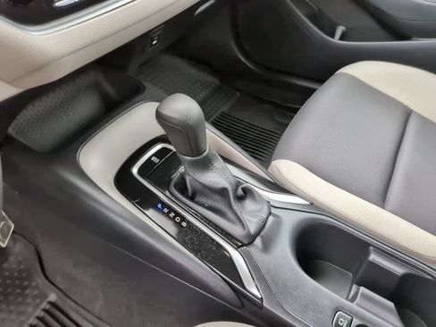 Used 2024 Toyota Corolla LE FWD image 19
