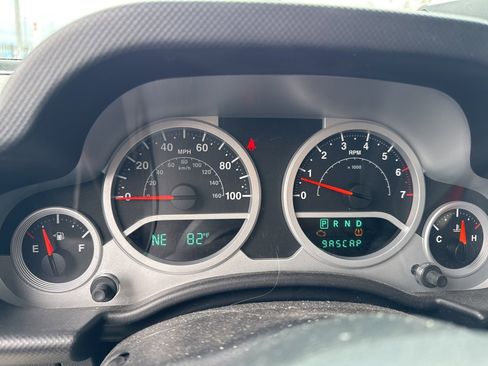 Used 2010 Jeep Wrangler Rubicon w/ PWR Convenience Group image 8