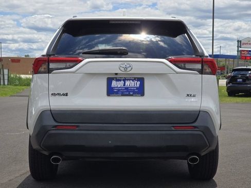 Used 2020 Toyota RAV4 XLE FWD image 17