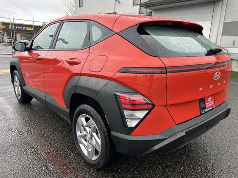 Used 2024 Hyundai Kona SE image 7