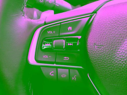 Used 2021 Honda Accord Touring image 25