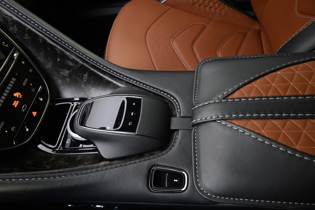 Used 2023 Aston Martin DBS Coupe RWD image 38