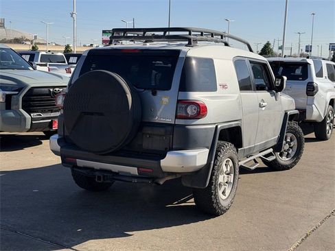 Used 2012 Toyota FJ Cruiser 4WD w/ TRD Sport Pkg image 5