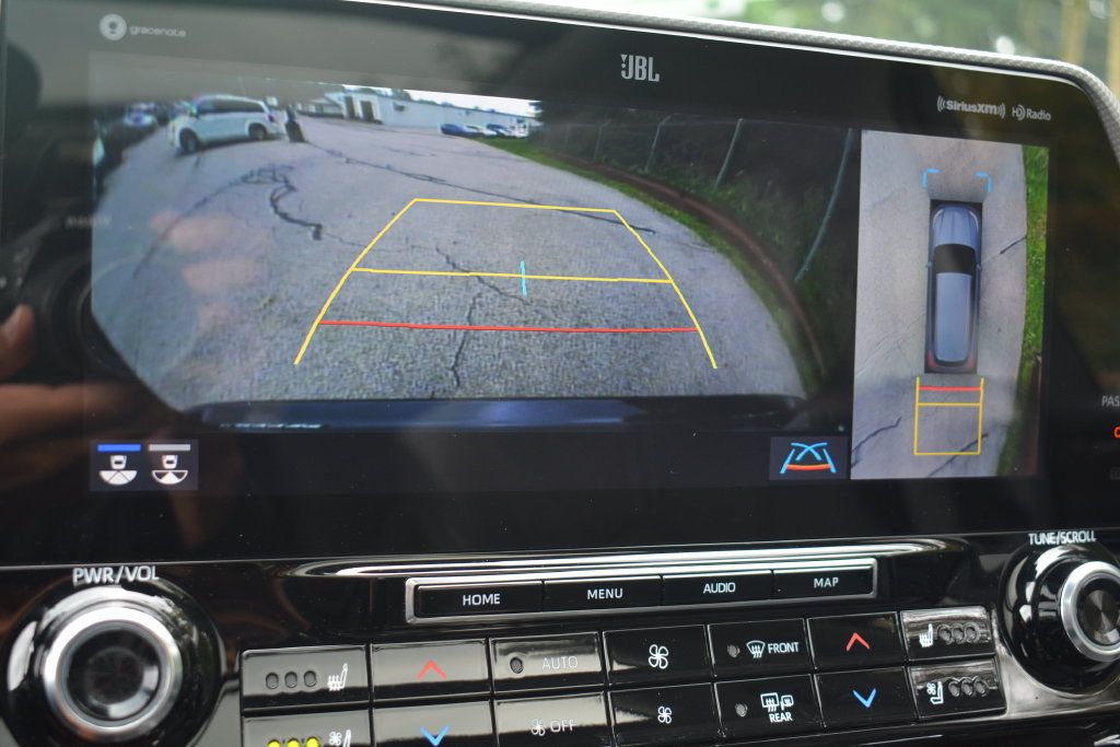Used 2021 Toyota Highlander Platinum AWD/4WD image 19