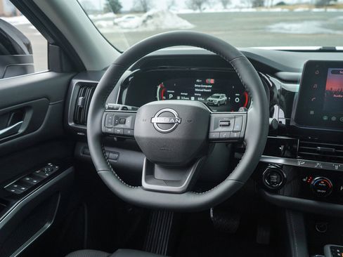 New 2026 Nissan Pathfinder SL image 16