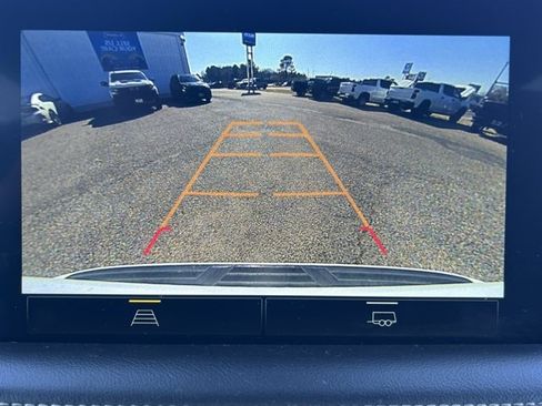 Used 2023 Chevrolet Suburban Premier image 10