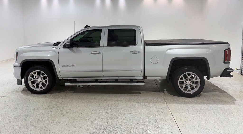 Used 2018 GMC Sierra 1500 SLT w/ SLT Premium Package AWD/4WD image 2