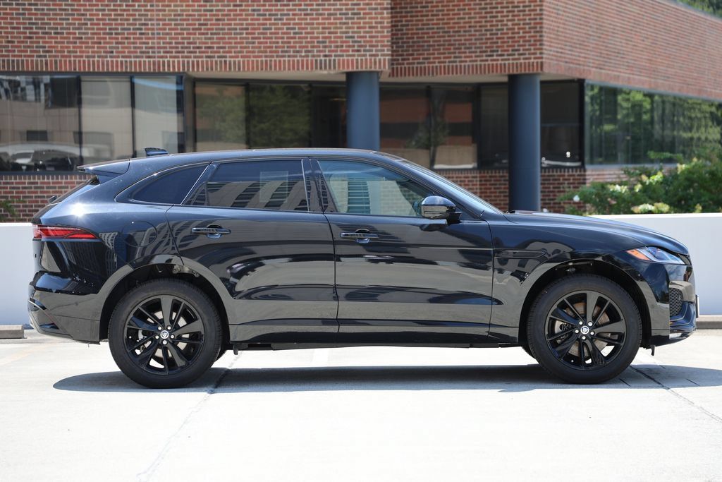 Certified 2026 Jaguar F-PACE R-Dynamic S AWD/4WD image 4