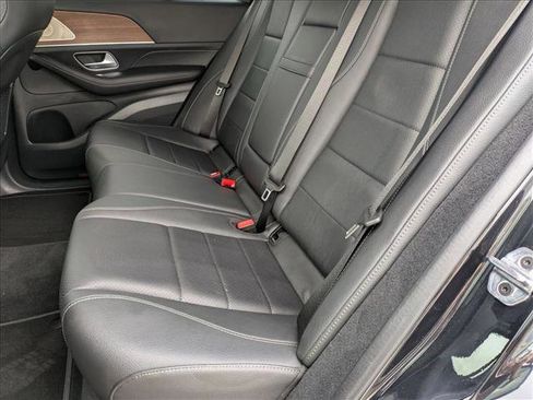 Used 2025 Mercedes-Benz GLE 350 4MATIC image 19