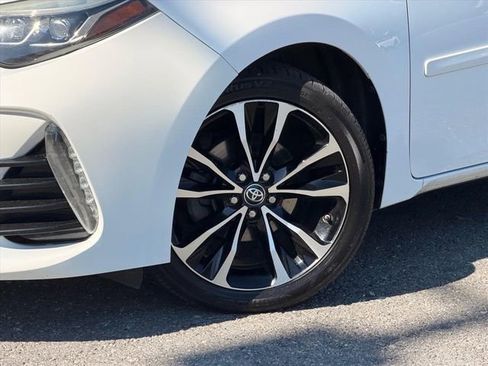 Used 2018 Toyota Corolla SE w/ Carpet Mat Package (TMS) FWD image 21