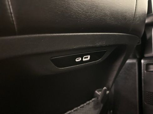 Used 2025 Chrysler Pacifica Select image 31