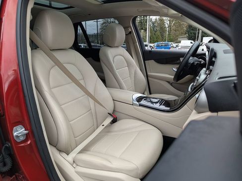Used 2018 Mercedes-Benz GLC 300 4MATIC image 37
