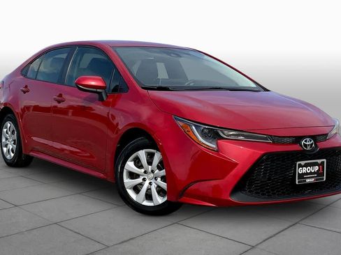 Used 2021 Toyota Corolla LE image 3