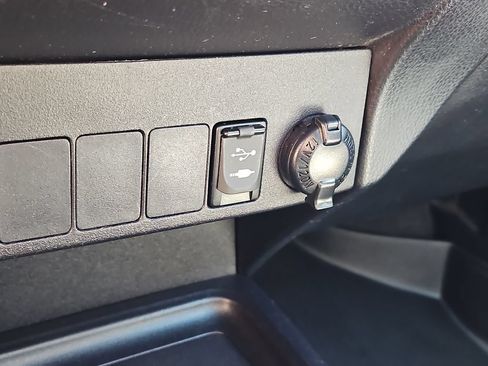 Used 2015 Toyota RAV4 XLE AWD/4WD image 18