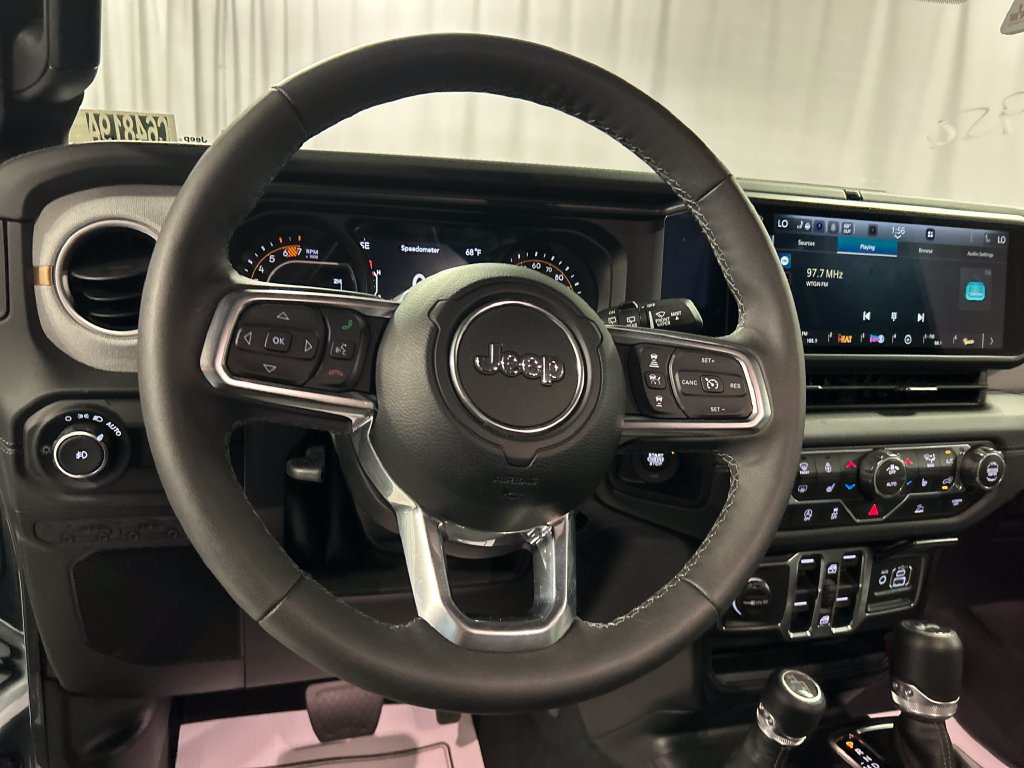 Used 2026 Jeep Wrangler Unlimited Sahara AWD/4WD image 15