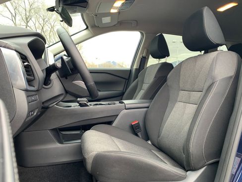 Used 2025 Nissan Rogue SV image 29