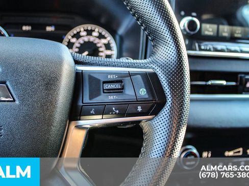 Used 2024 Mitsubishi Outlander SE image 30