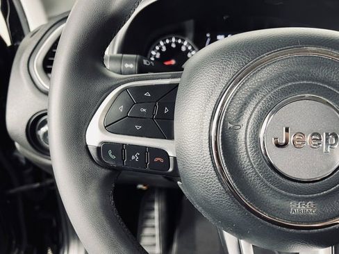 Used 2018 Jeep Renegade Latitude image 25