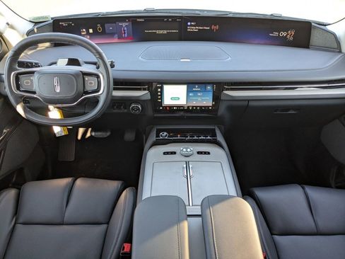 New 2026 Lincoln Navigator Reserve AWD/4WD image 16