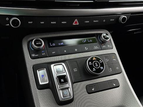 Certified 2025 Hyundai Palisade SEL AWD/4WD image 16