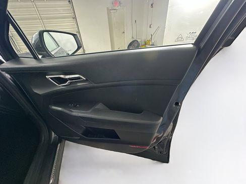 Used 2024 Kia Sportage LX image 30