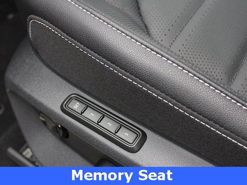 New 2026 Volkswagen Atlas Cross Sport SEL R-Line image 4