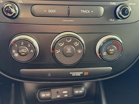 Used 2019 Kia Soul image 21