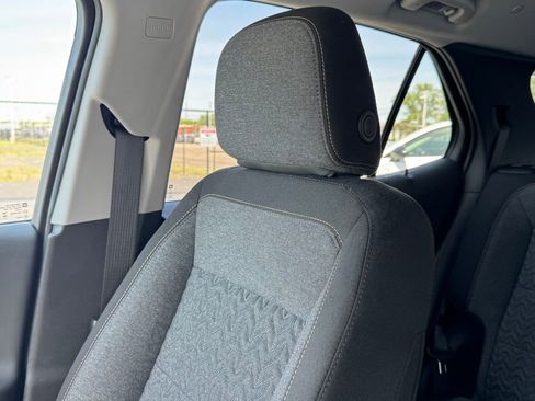 Used 2024 Chevrolet Equinox LT w/ LPO, Floor Liner Package FWD image 37