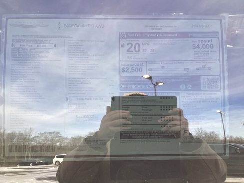 New 2026 Chrysler Pacifica Limited image 12