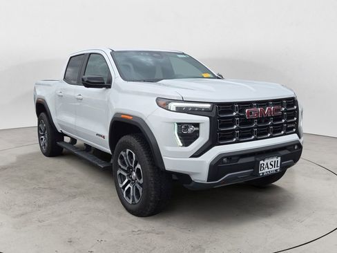 Used 2024 GMC Canyon AT4 w/ Technology Package image 2