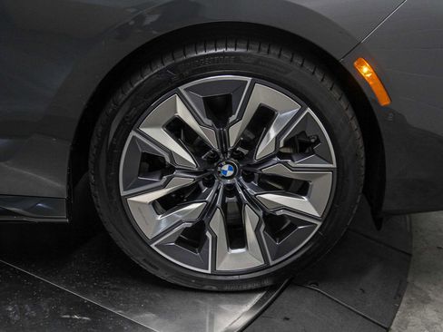 New 2026 BMW 740i w/ Premium Package image 9