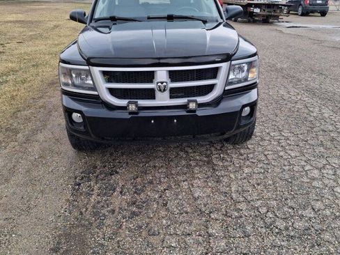 Used 2011 Dodge Dakota Big Horn image 2