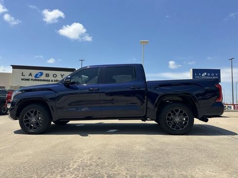 Used 2023 Toyota Tundra Platinum AWD/4WD image 2