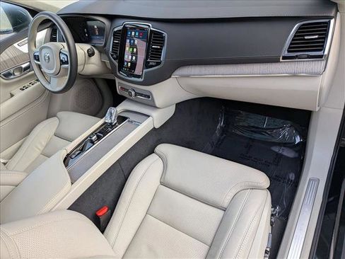 Certified 2025 Volvo XC90 B6 Ultra w/ Lounge Package image 21